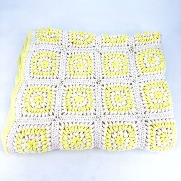 Vintage Handmade Large Afghan Blanket Yellow & White Camp Adirondack rustic 42 x - Picture 6 of 12